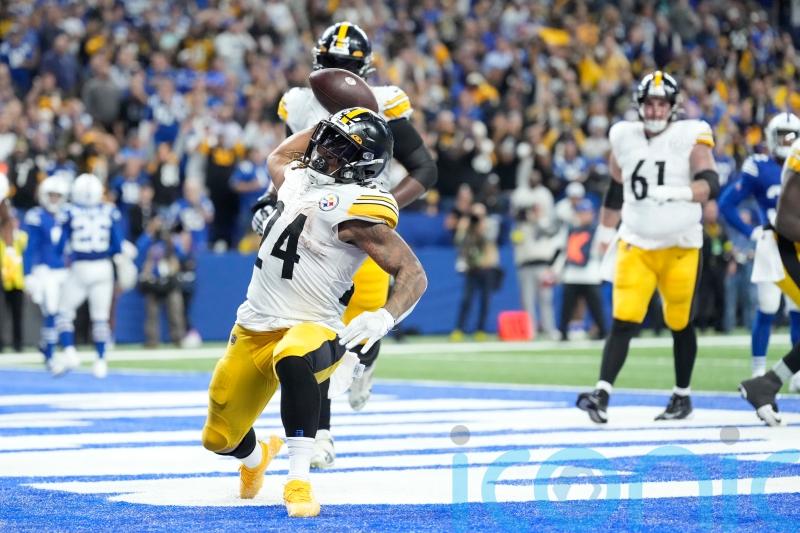 Steelers hold off Colts fight back to claim fourth win of season