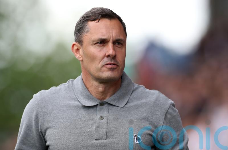 Paul Hurst frustrated by two decisions as Grimsby go down to AFC Wimbledon