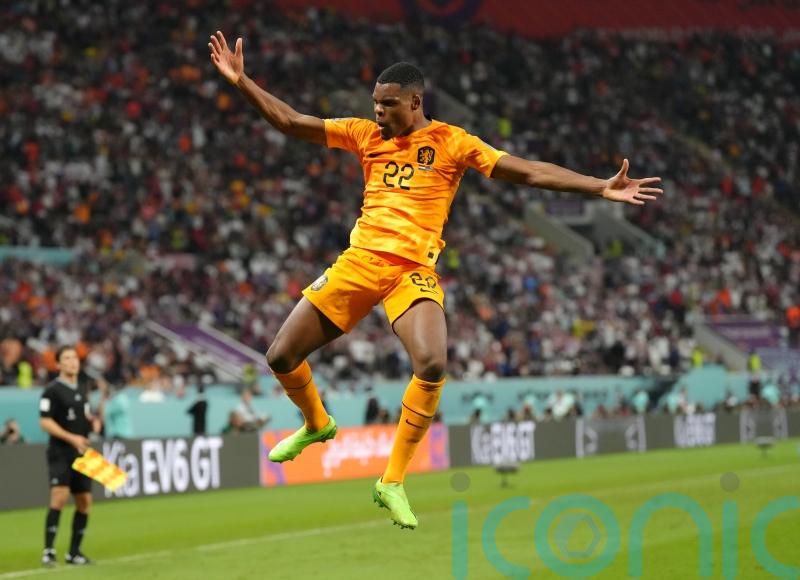 Netherlands see off USA to reach World Cup quarter-finals