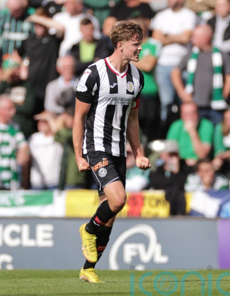 St Mirren edge past 10-man Aberdeen