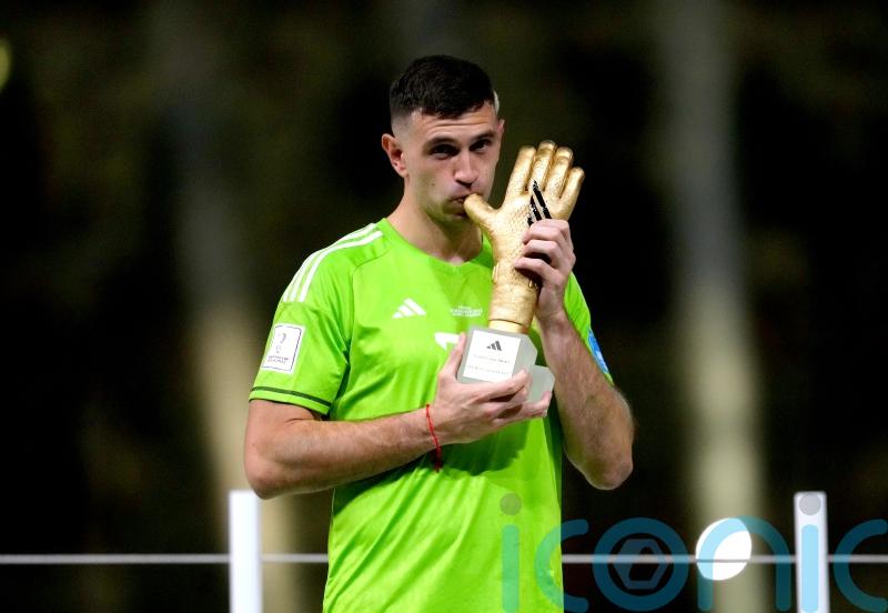 Unai Emery urges Emi Martinez to readjust at Aston Villa quickly