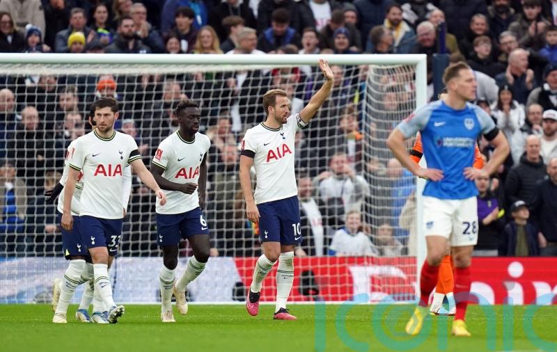 Harry Kane moves within one goal of Jimmy Greaves&rsquo; record with Spurs&rsquo; winner