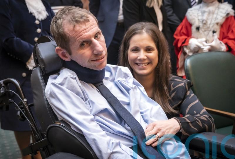 Rob Burrow and Kevin Sinfield given freedom of Leeds for work on and off field