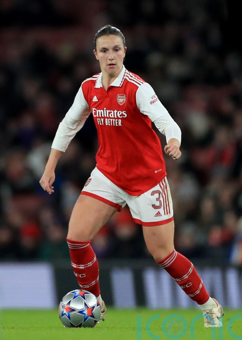 Lotte Wubben-Moy puts money behind bar for Arsenal fans after WSL postponement