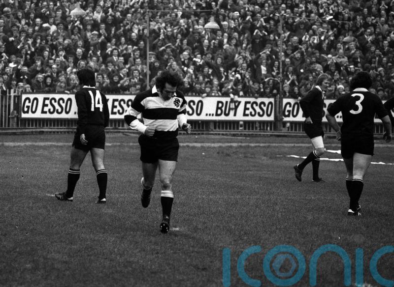 Gareth Edwards hoped he had the legs to round off rugby union&rsquo;s &lsquo;greatest try&rsquo;