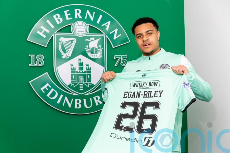 Hibernian sign CJ Egan-Riley on loan from Burnley