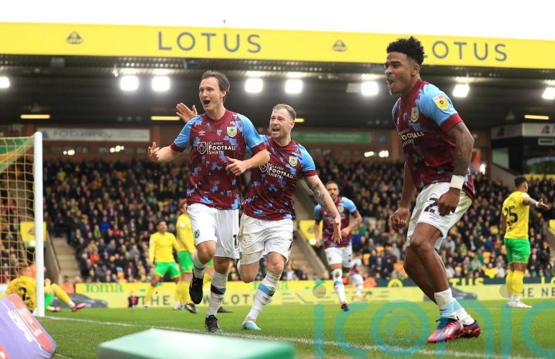 Leaders Burnley ease to victory at Norwich