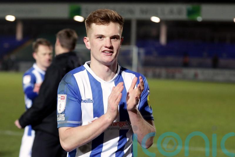 Mark Shelton&rsquo;s first Oldham goal helps sink rock-bottom Maidenhead