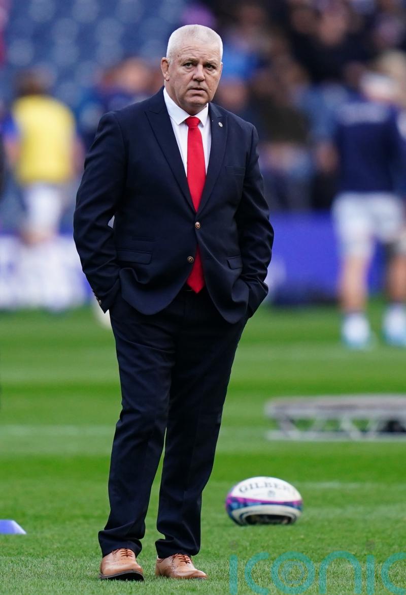 Warren Gatland delays naming Wales team for under-threat England showdown