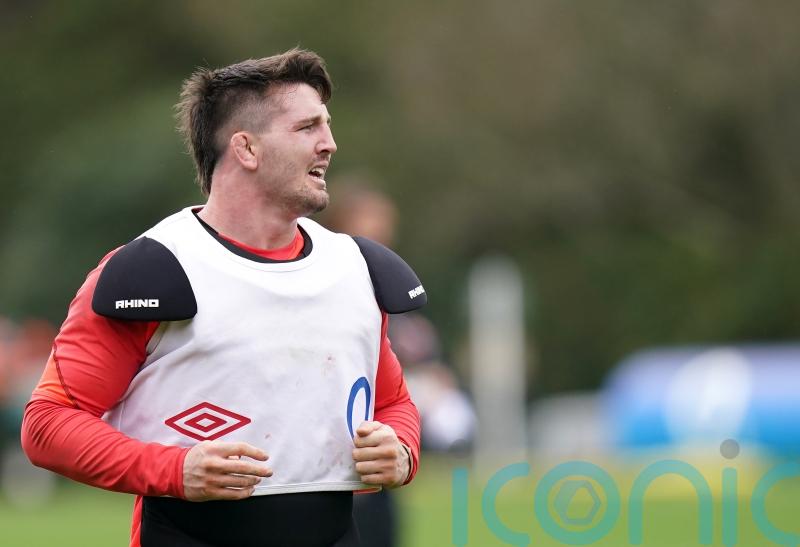 Tom Curry&rsquo;s England return delayed by leg injury