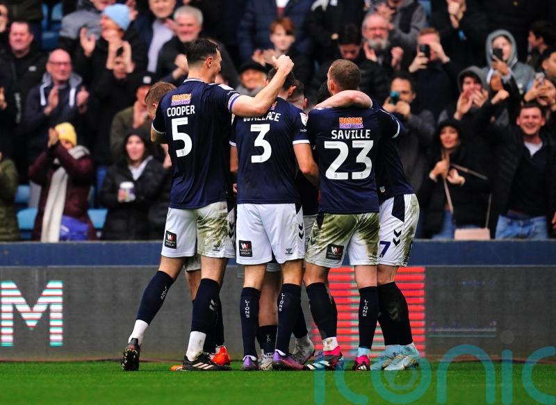 Tom Bradshaw&rsquo;s late strike earns a point for Millwall against Burnley