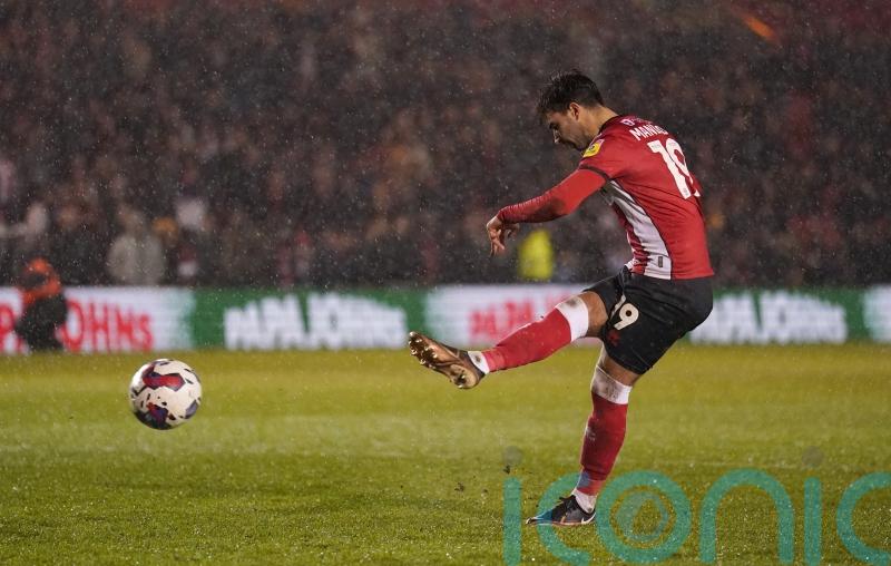 Danny Mandroiu&rsquo;s penalty secures Lincoln home victory over Oxford