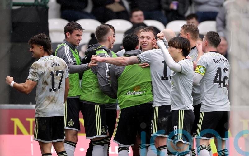 Second-half blitz leads Celtic to comfortable victory over 10-man St Mirren