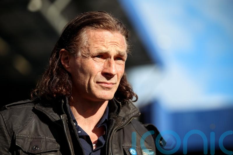 Gareth Ainsworth apologises to QPR fans after &lsquo;unacceptable performance&rsquo;