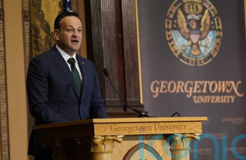 Irish and British governments must work together on illegal migration &ndash; Varadkar