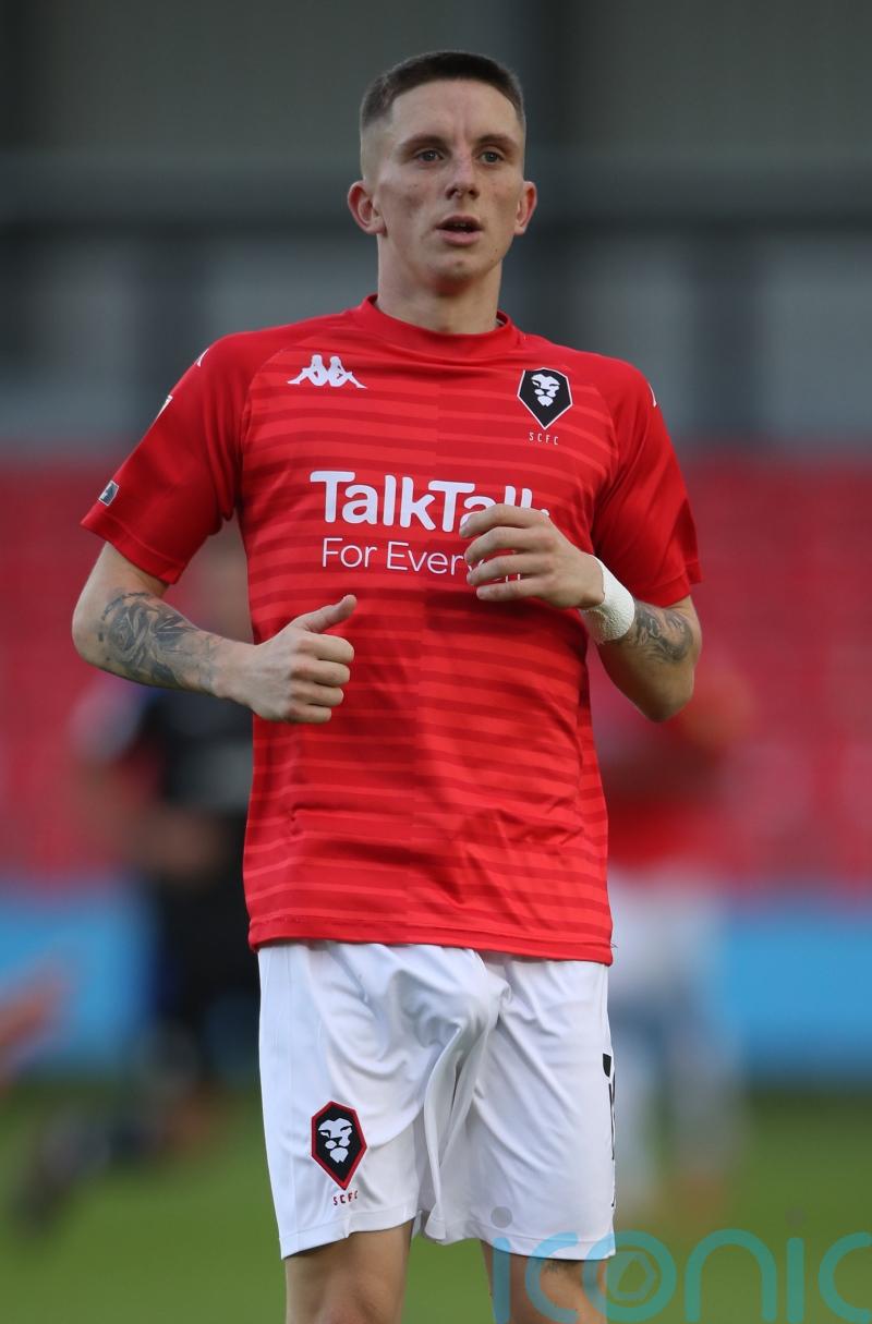 Morecambe hit back to deny Liam Manning winning start at Oxford