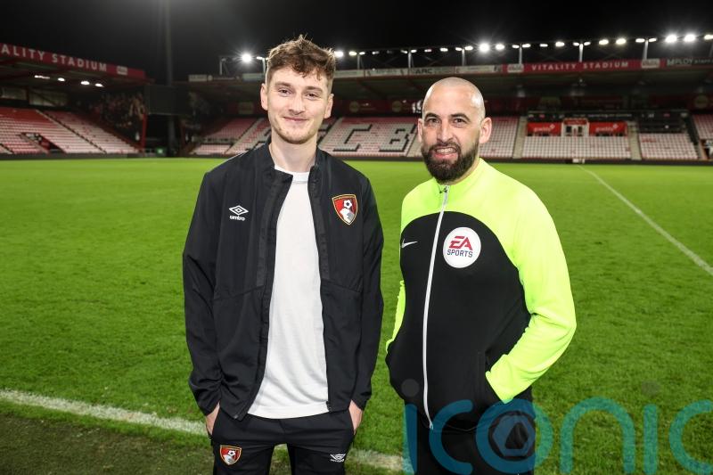 Referee Gary Parsons shares experience with fellow cancer survivor David Brooks
