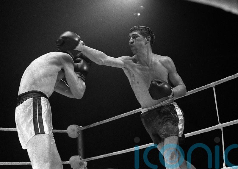 Scottish boxing great Ken Buchanan dies aged 77