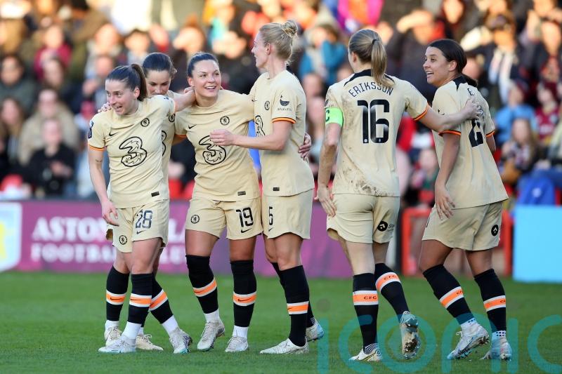 Chelsea close gap on Super League leaders Man Utd with victory over Aston Villa