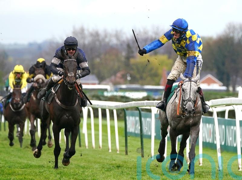 Bill Baxter shines over the National fences to put Greatrex on top again