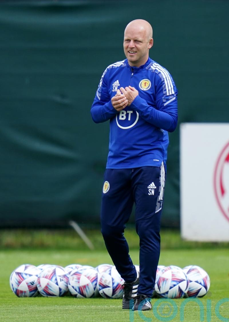 Steven Naismith won&rsquo;t let Robert Snodgrass saga distract Hearts from mission