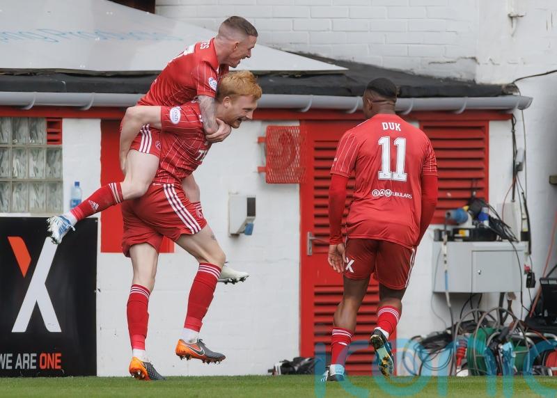Aberdeen beat Rangers as Barry Robson makes it seven straight wins