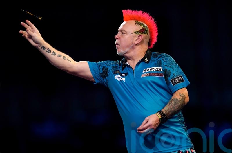 Peter Wright pulls off great escape to topple Krzysztof Ratajski in Amsterdam