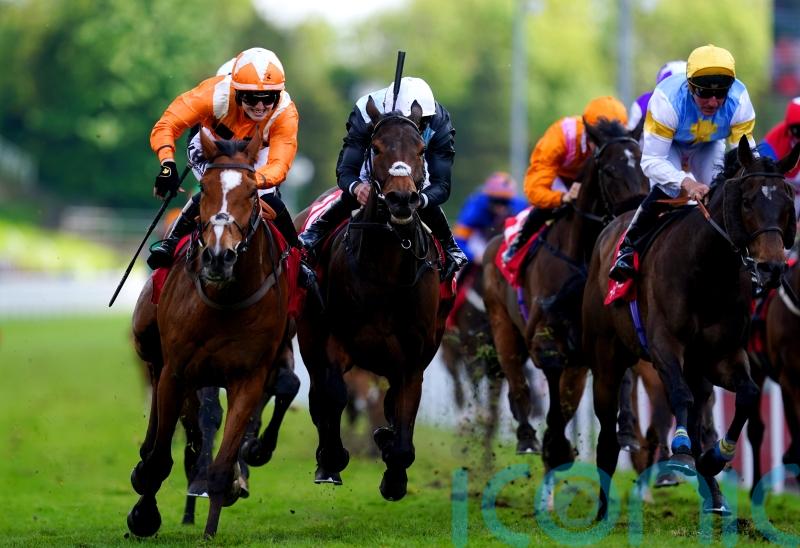 Metier powers home to grab Chester Cup glory