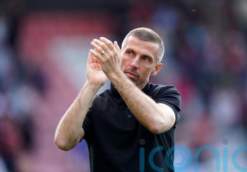 Bournemouth boss Gary O&rsquo;Neil keen to learn from trip to under-pressure Everton