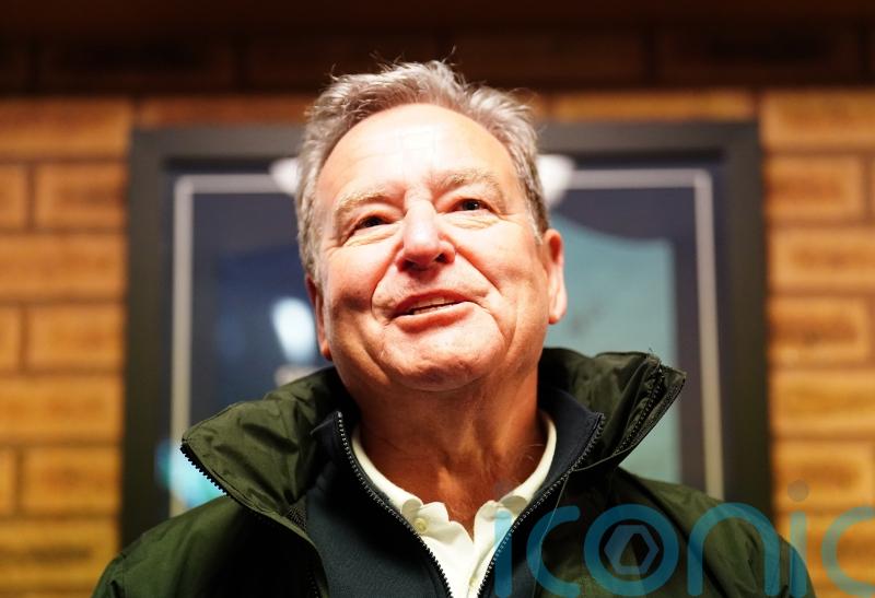 Sir Elton John sends well-wishes as Jeff Stelling signs off from Soccer Saturday