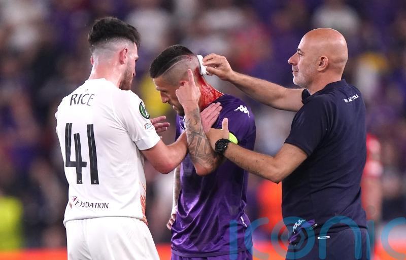 Fiorentina&rsquo;s Cristiano Biraghi struck by object thrown from West Ham fans