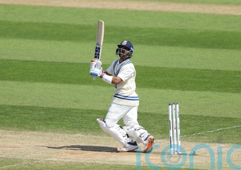 Wicket off a no-ball and three dropped catches &ndash; Australia give India hope