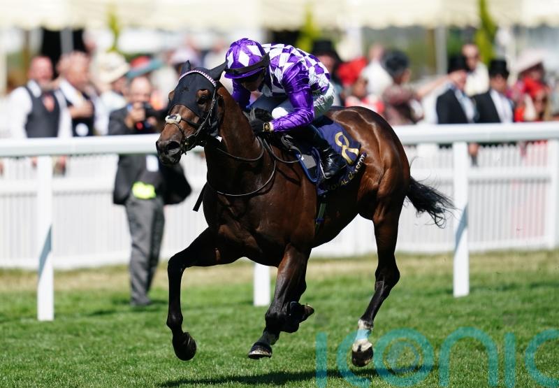 Shaquille swoops late to net Commonwealth crown