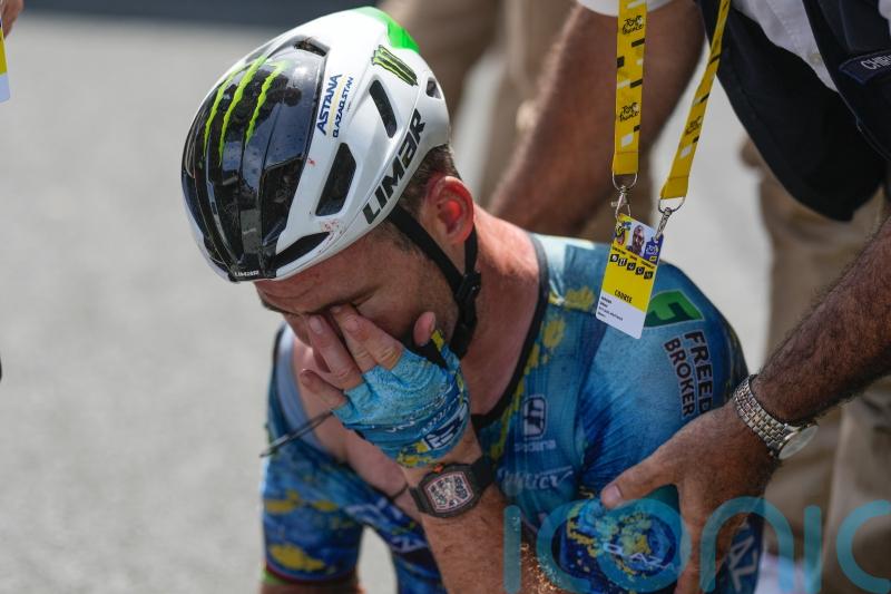 Mark Cavendish&rsquo;s Tour de France record attempt ends with stage eight crash