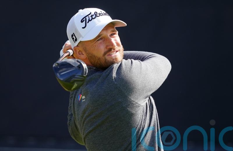 Wyndham Clark sees funny side as iPad intervenes to hamper Open progress