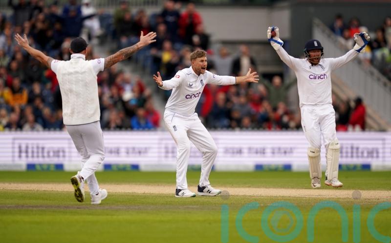 Marcus Trescothick hails Joe Root&rsquo;s &lsquo;golden arm&rsquo; as England edge closer to win