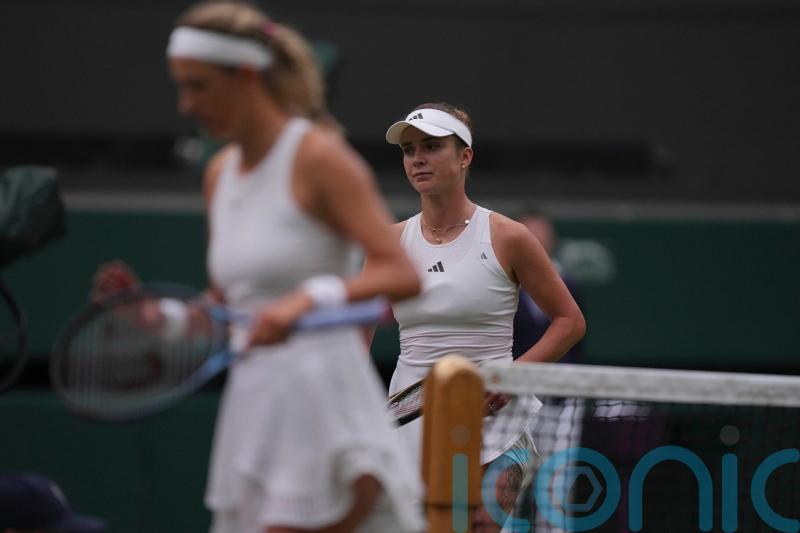 Handshake warning as Elena Svitolina sees off Victoria Azarenka