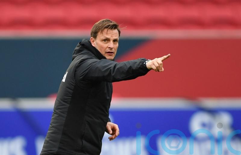 Hull assistant boss Justin Walker questions officials&rsquo; performance at Norwich