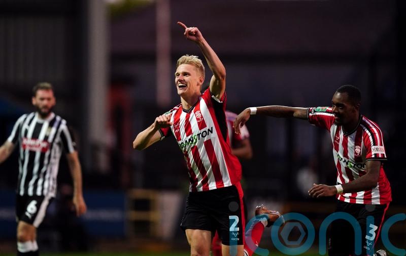 Imps see off 10-man Magpies to coast into Carabao Cup second round
