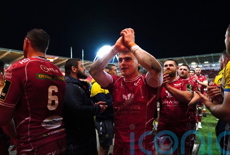 Scarlets&rsquo; Joe Roberts set for debut in much-changed Wales team for England clash