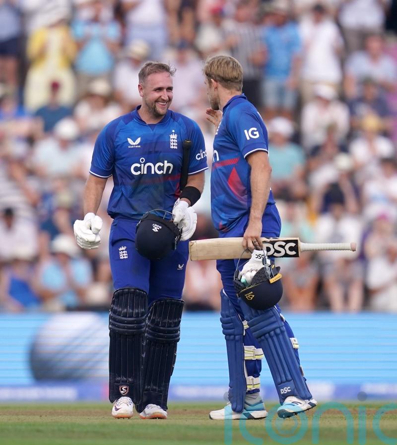 Liam Livingstone leads recovery as England beat New Zealand to level ODI series