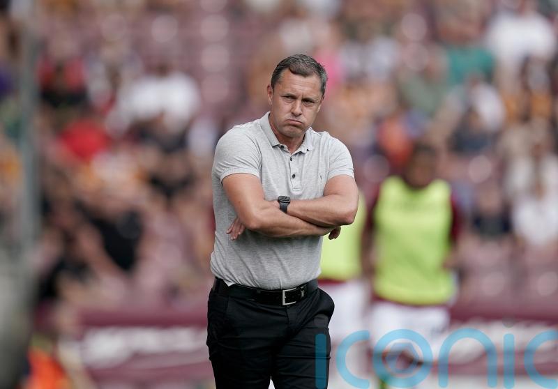 Paul Hurst frustrated by referee as Grimsby lose to Wrexham