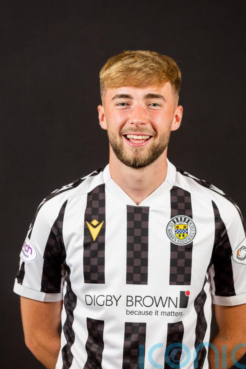 Lewis Jamieson denies Hibernian at the death to secure St Mirren a point