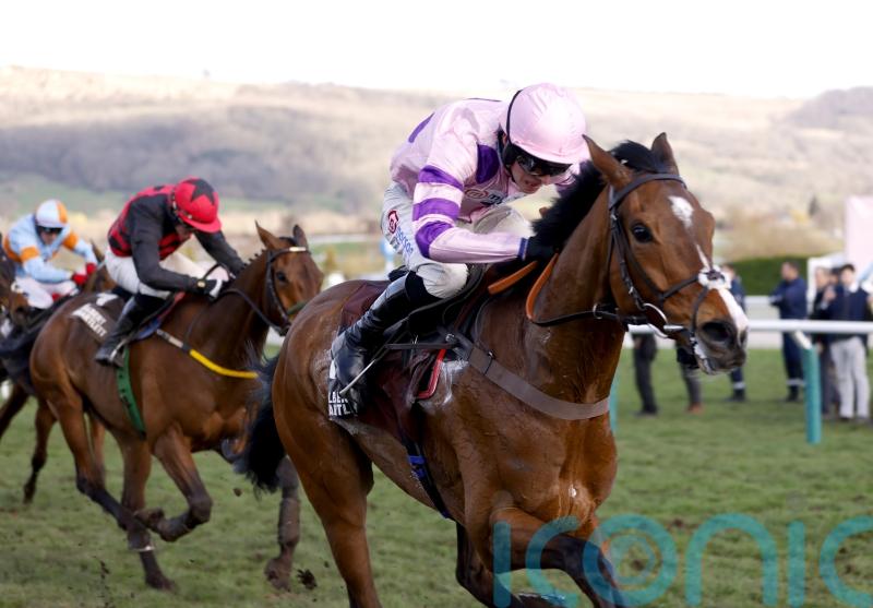 Stay Away Fay makes perfect start to chasing career