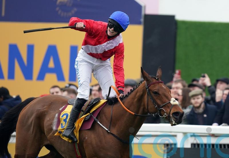 De Bromhead pleased with &lsquo;much improved&rsquo; Envoi Allen