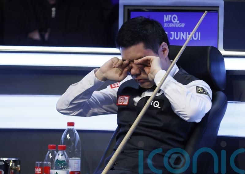Ding Junhui defies illness to defeat defending champion Mark Allen in York