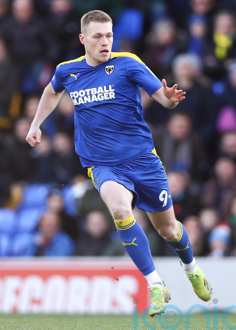 Super-sub Sam Cosgrove scores stoppage-time winner to open Barnsley account