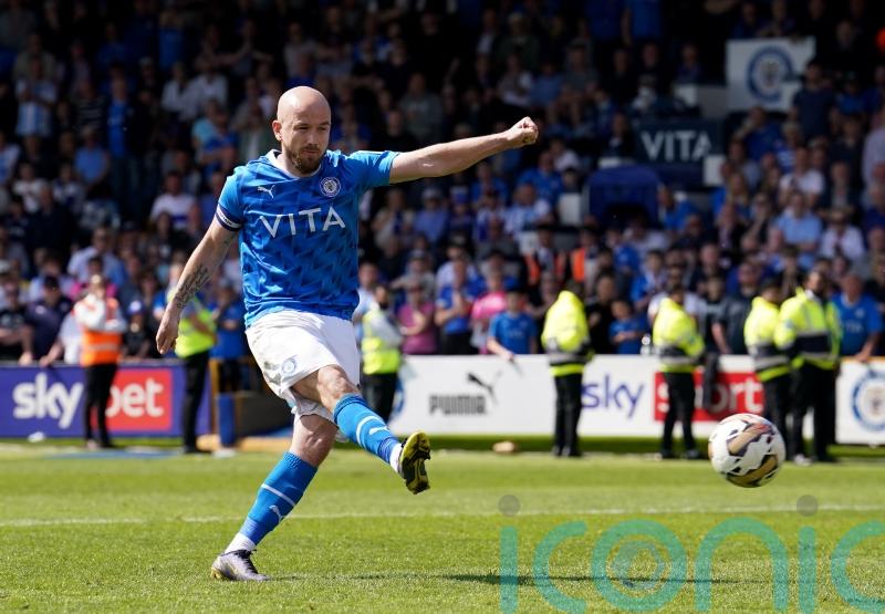Non-league Aldershot earn FA Cup replay against high-flying Stockport