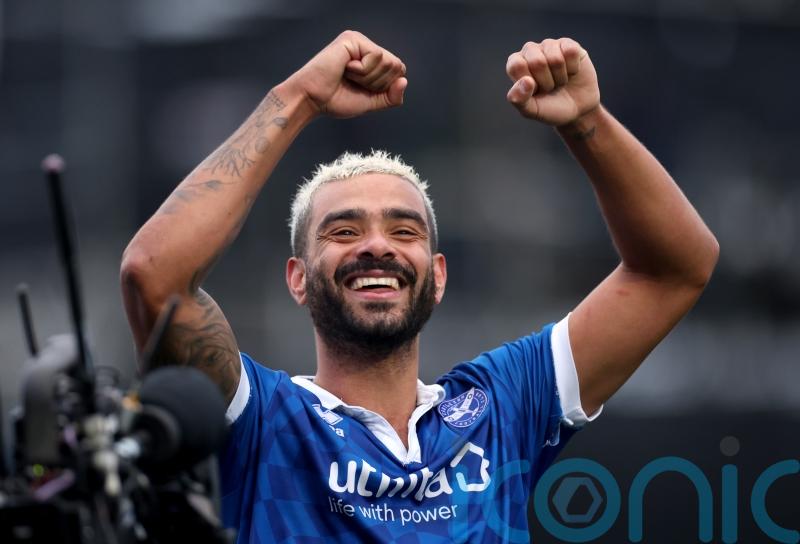 Paul McCallum hits stoppage-time winner as Eastleigh dump Reading out of FA Cup