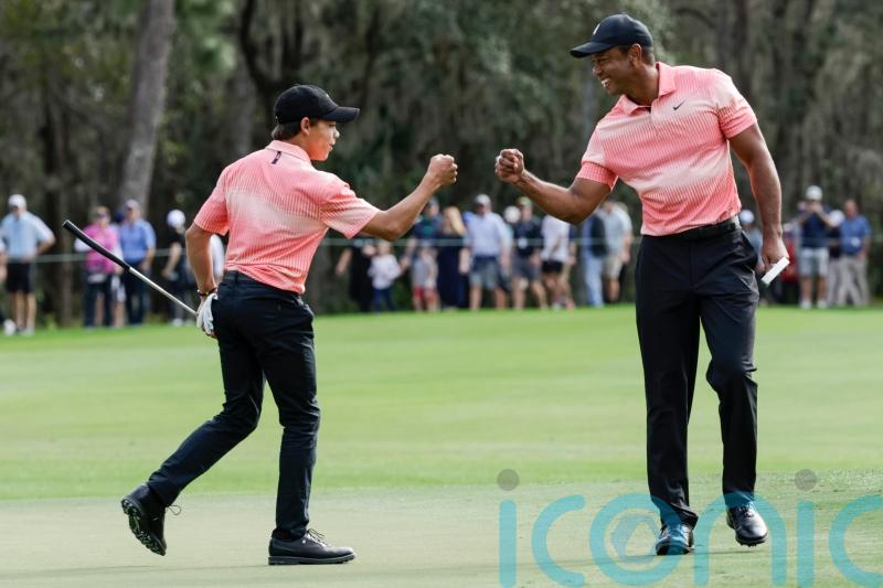 We just suck at putting &ndash; Tiger and Charlie Woods struggle in PNC Championship